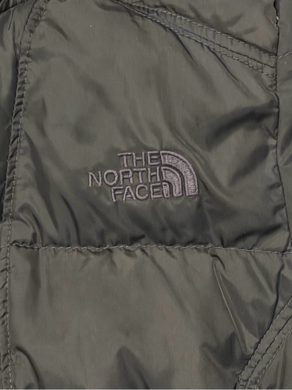 The North Face Women's Gray Puffer Jacket 550 Pink Lining and Faux Fur Hood - S - Picture 10 of 12